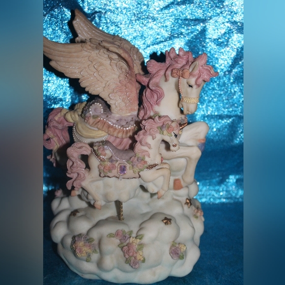 Collectible Ceramic Mobile Pegasus Horse & Carousel Unicorn Music Box - Picture 7 of 14
